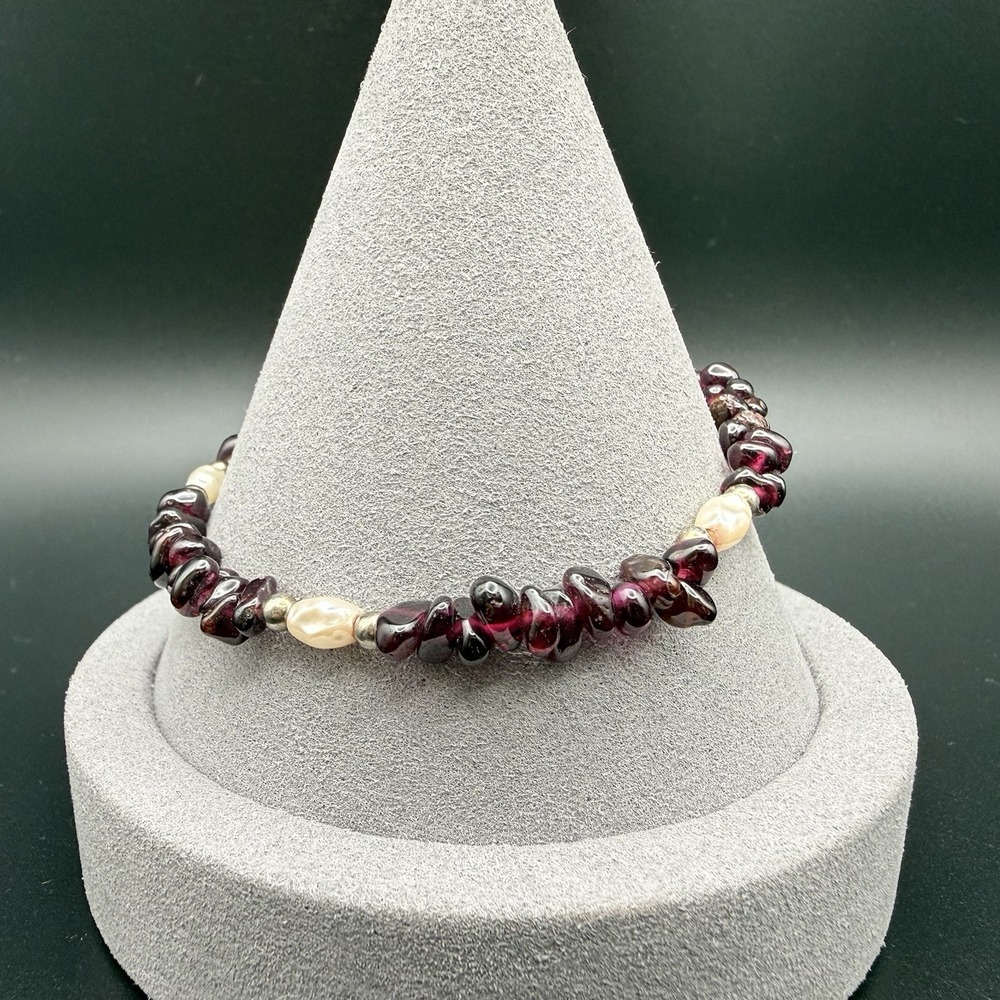 Vintage Garnet Chip & Cream Baroque Pearl Accent Bracelet Silver Tone Spacers